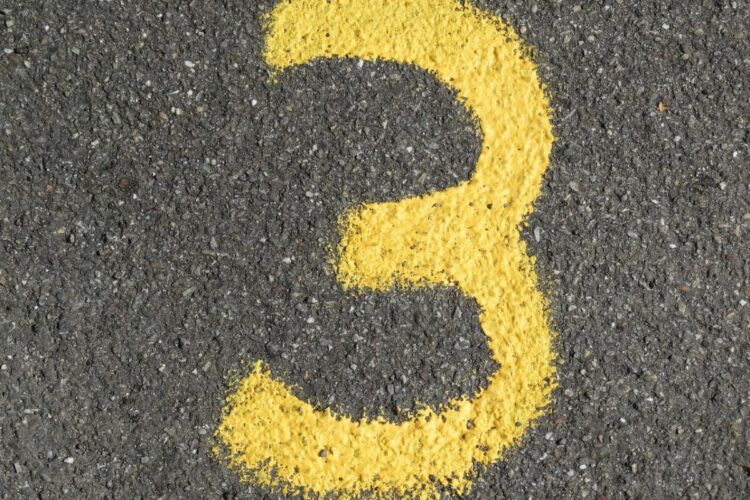 Setia dengan Kartu Tri Adalah Keputusan Terbaik: Tri Tidak Akan Berkhianat, Cuma kalau Ujan Dia Nggak Berguna