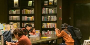 Masuk Ilmu Administrasi Negara supaya Gampang Jadi PNS, Eh Formasi untuk Jurusan Ini Ternyata Dikit, Loker Swasta Juga Sulit Mojok.co