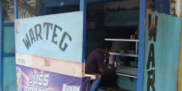 4 Alasan Orang Tegal Mikir Seribu Kali sebelum Makan di Warteg Mojok.co