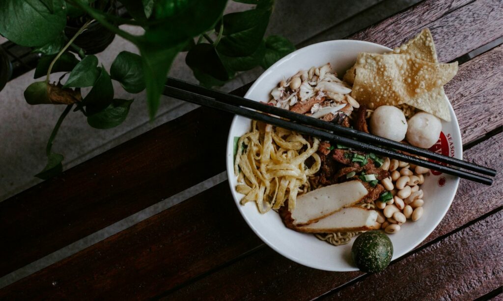 Kasta Mie Ayam Paling Enak di Indonesia, Mie Ayam Bangka Jelas Jadi Juaranya Mojok.co