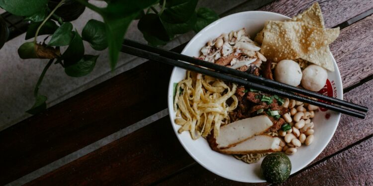 Kasta Mie Ayam Paling Enak di Indonesia, Mie Ayam Bangka Jelas Jadi Juaranya Mojok.co