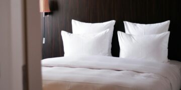 5 Rekomendasi Bantal Tidur Paling Nyaman yang Bisa Jadi Investasi Terbaik bagi Kesehatan Mojok.co