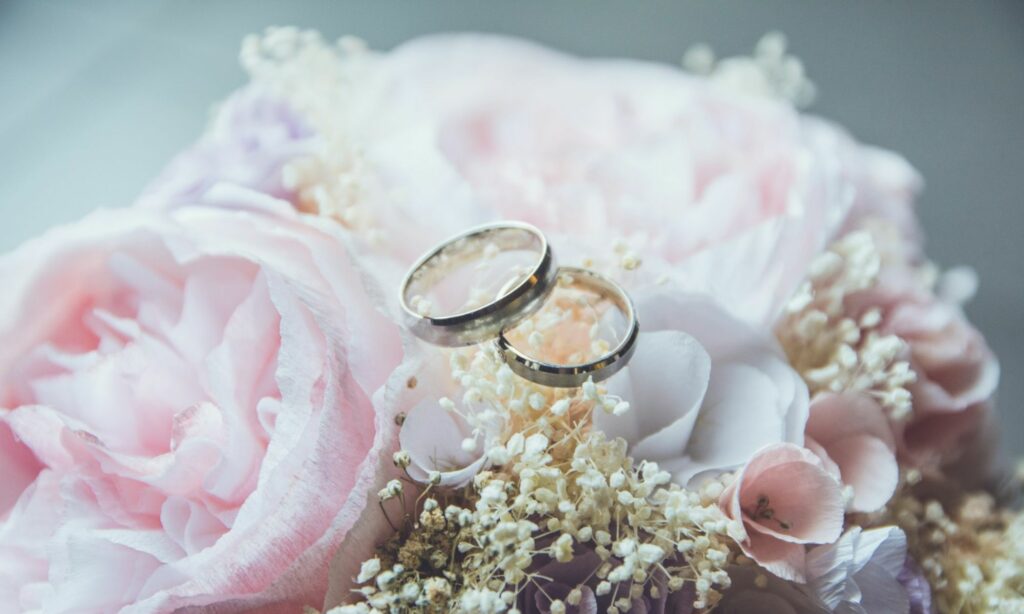 Sisi Gelap Pernikahan di Desa, Sudah Menggadaikan Sawah Demi Biaya Hajatan, Masih Aja Jadi Omongan Tetangga Mojok.co