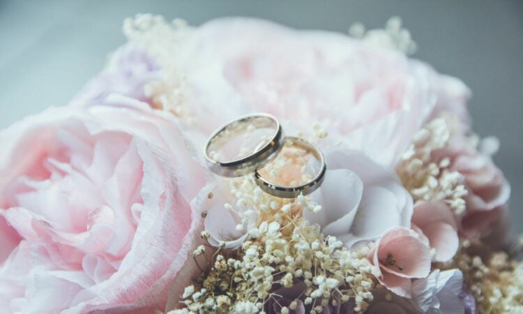 Sisi Gelap Pernikahan di Desa, Sudah Menggadaikan Sawah Demi Biaya Hajatan, Masih Aja Jadi Omongan Tetangga Mojok.co