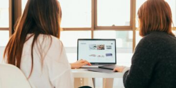 10 Ide Bisnis Online yang Bisa Dikerjakan dari Rumah dan Cuan Mojok.co