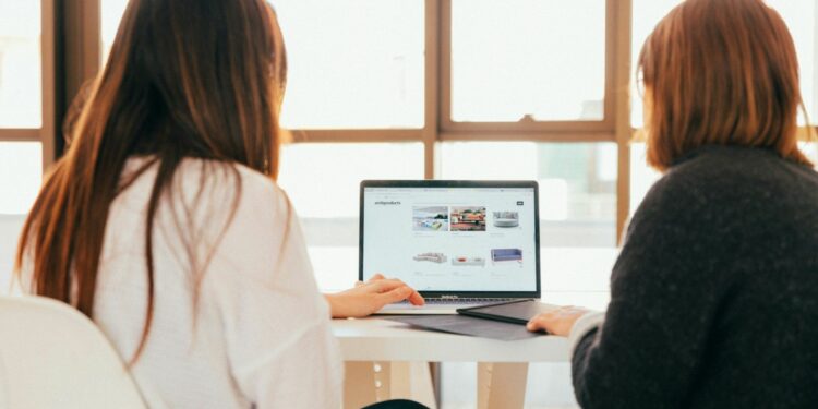 10 Ide Bisnis Online yang Bisa Dikerjakan dari Rumah dan Cuan Mojok.co