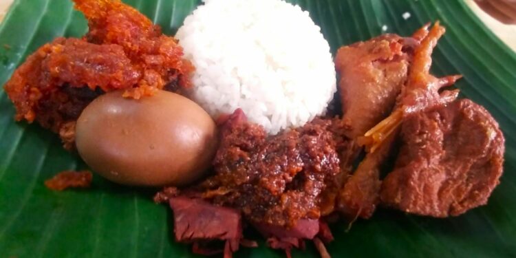 Tidak Menyesal Berwisata ke Jogja dan Melewatkan Yu Djum sebab Ada Gudeg Underrated Lain yang Nggak Kalah Enak Mojok.co