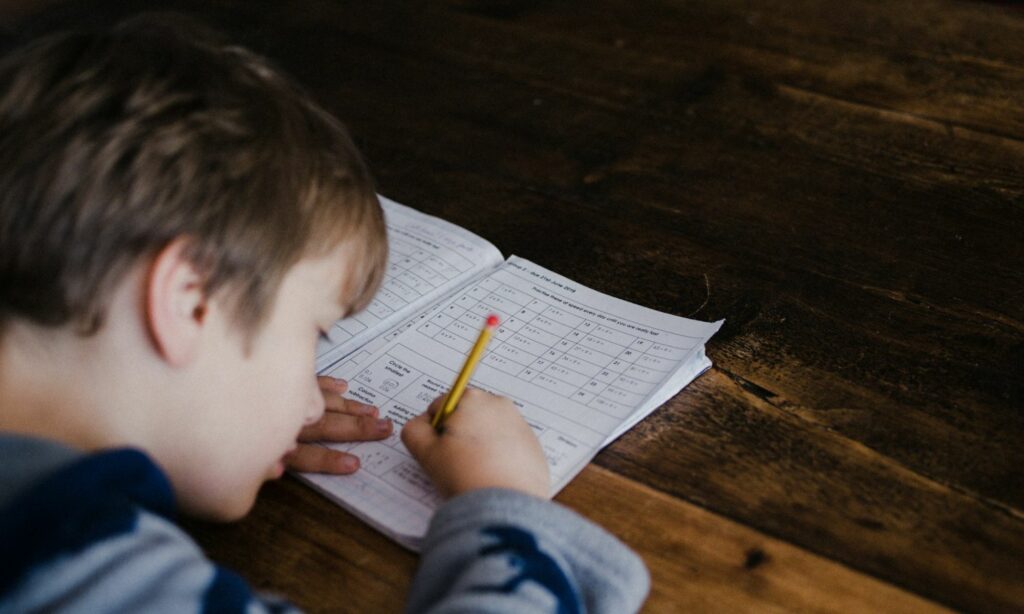 Jangan Mudah Terbujuk Program Bimbel karena Nggak Menjamin Masuk Sekolah Impian dan Bisa Burnout Mojok.co