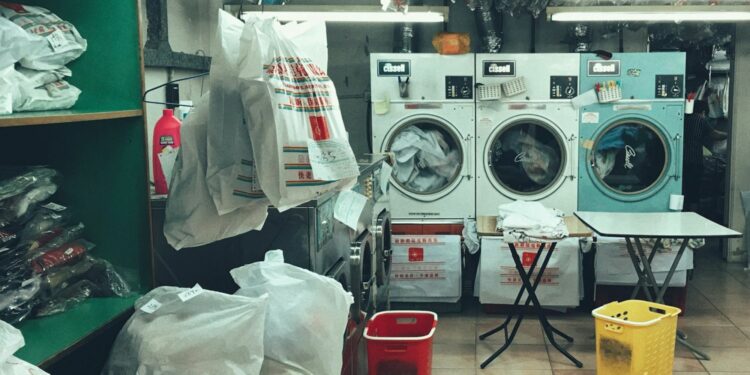 Jasa Laundry Kiloan Bikin Frustrasi: Saya Kehilangan Baju Bermerek hingga Dapat Pakaian Dalam Orang Lain Mojok.co