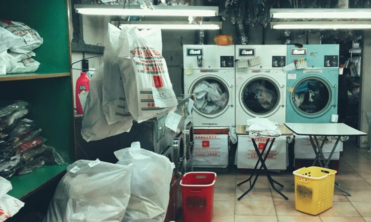 Jasa Laundry Kiloan Bikin Frustrasi: Saya Kehilangan Baju Bermerek hingga Dapat Pakaian Dalam Orang Lain Mojok.co