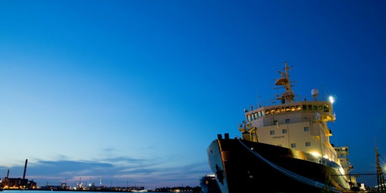 Menengok Seberapa Besar Gaji Orang Pelayaran kok Bisa Arogan dan Kemaki Gitu Mojok.co