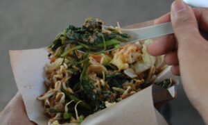 Tidak Semua Orang Doyan Pecel di GOR Satria Purwokerto yang Menyalahi Kodrat, Sebaiknya Pikir Ulang Sebelum Mencicipinya