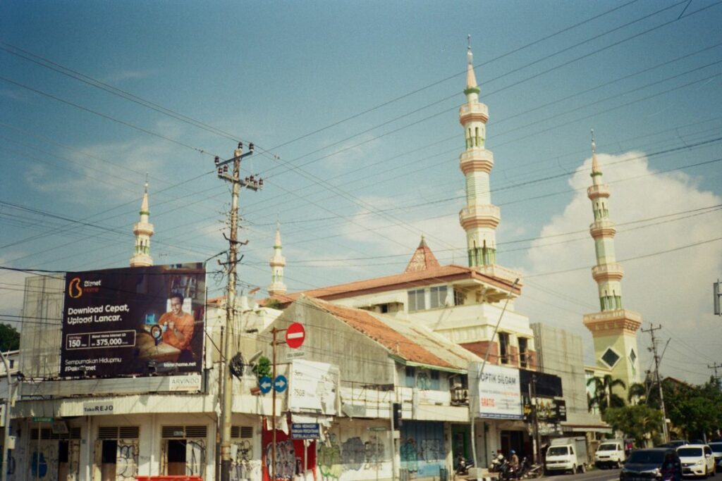 3 Hal Sepele yang Nggak Boleh Dilakukan di Hadapan Orang Tegal