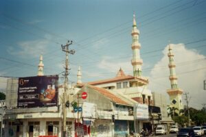3 Hal Sepele yang Nggak Boleh Dilakukan di Hadapan Orang Tegal