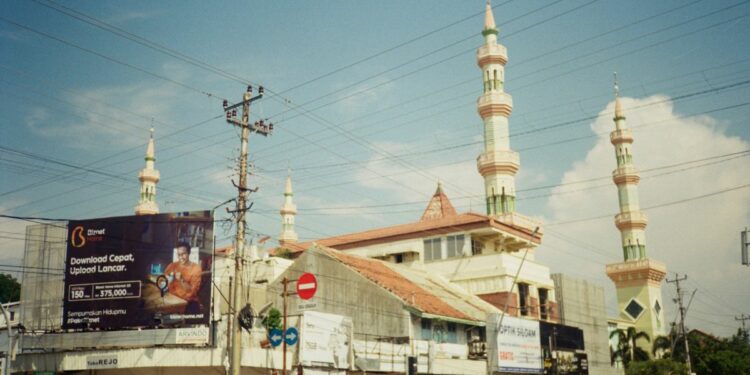 3 Hal Sepele yang Nggak Boleh Dilakukan di Hadapan Orang Tegal