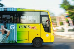 Pemerintah Jogja Sebaiknya Segera Memperbaiki Transportasi Umum dengan Mencontoh Jakarta karena Jogja Semakin Meresahkan