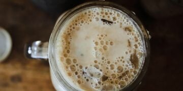 Pengalaman Perdana Mencoba Djournal Coffee: Kopi Mahal yang Bikin Saya Menyesap dan Mikir Dua Kali, tapi Akhirnya Pasrah dan Bahagia