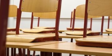 Buat Anak Organisasi Mahasiswa, Berhenti Bolos Masuk Kelas, Kegiatanmu Tidak Sepenting Itu!