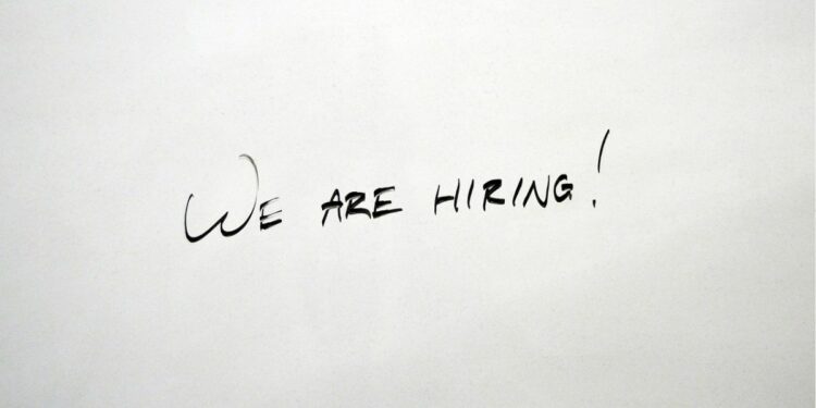 Angkatan 2022 Udah Siap-siap Skripsi, Eh MSIB Tiba-tiba Muncul Lagi: Magang atau Wisuda, Pilihan yang Bikin Galau