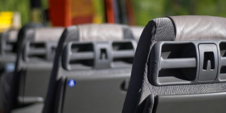 Pengalaman Pertama Naik Bus Ekonomi 14 Jam: Murah sih, tapi Banyak Huru-hara, Sopir Nggak Ramah!