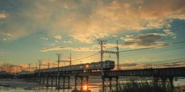 UII Pasang Iklan di Gerbong KAI dan TransJogja, Bikin Mahasiswa UNY Auto Iri