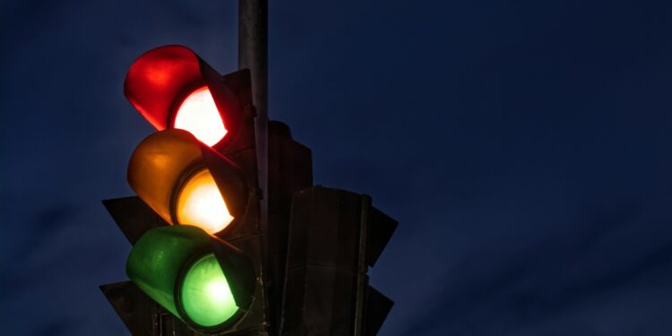 Lampu Merah Simpang 5 UNY Samirono Jogja Nggak Guna, Lalu Lintasnya Masih Ruwet Mojok.co