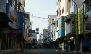 Kampus Ruko Dipandang Aneh dan Disepelekan, tapi Saya Nggak Menyesal Kuliah di Sana