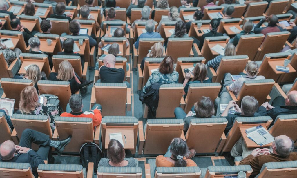 5 Kampus Swasta Terbaik di Semarang yang Fasilitas dan Kualitasnya Nggak Kalah dengan UNDIP Mojok.co