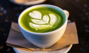 Demi Pacar, Saya Rela Menyukai Minuman Matcha yang Selama Ini Dibenci karena Rasanya Mirip Rumput