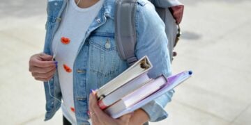 4 Sisi Terang Mahasiswa Kupu-Kupu yang Selama Ini Dipandang Sebelah Mata Mojok.co