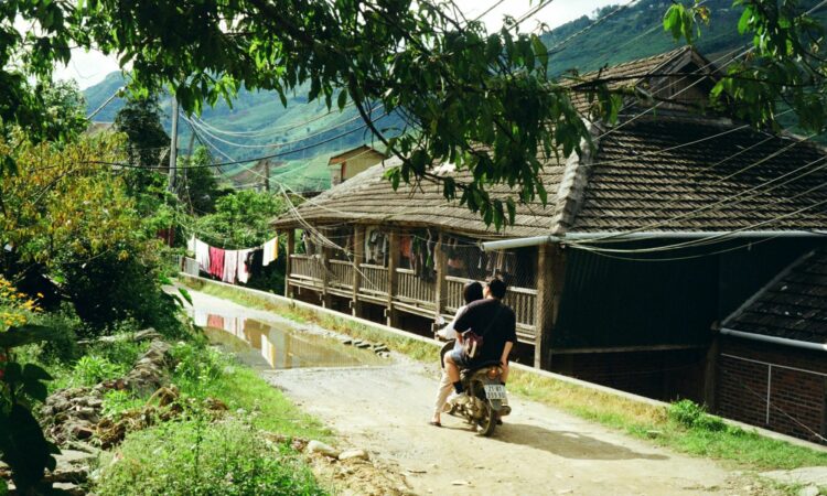 13 Tabiat Mahasiswa KKN yang Dibenci Warga Desa, Jangan Dilakukan atau Kalian Jadi Musuh Bersama Mojok.co