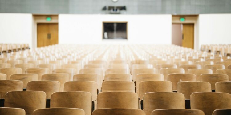 UNY yang Dahulu Bukanlah yang Sekarang, Tidak Lagi Jadi Kampus Merakyat seperti yang Selama Ini Diromantisasi Mojok.co