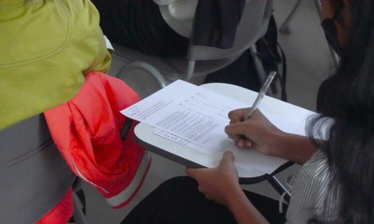 Susah-susah Kuliah Jurusan Manajemen dan Administrasi Logistik Malah Diremehkan karena Dikira Cuma Bisa Antar Paket Mojok.co