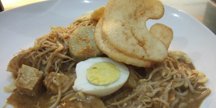 5 Dosa Penjual Ketoprak Jakarta yang Membuat Pembeli Tidak Nafsu Makan Mojok.co