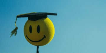 Derita Lulusan S2 Jogja, Dikasihani dan Ditolak Puluhan Sekolah (Unsplash)