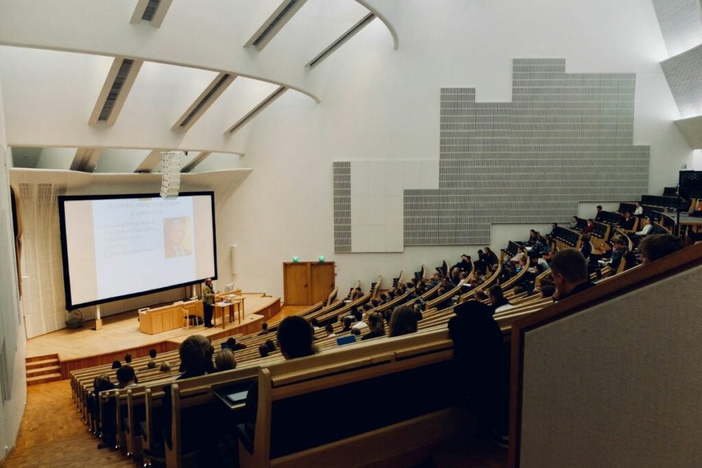 ISI Jogja Menjelma Jadi Kampus Medioker, Mahasiswa Tambah Banyak tapi yang Merugi Juga Makin Banyak