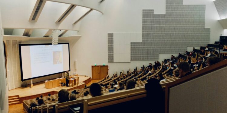 ISI Jogja Menjelma Jadi Kampus Medioker, Mahasiswa Tambah Banyak tapi yang Merugi Juga Makin Banyak