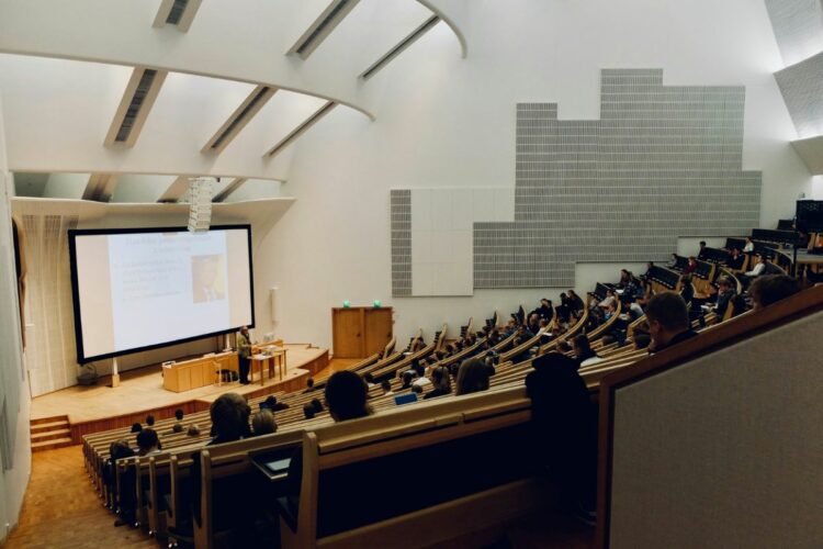 ISI Jogja Menjelma Jadi Kampus Medioker, Mahasiswa Tambah Banyak tapi yang Merugi Juga Makin Banyak