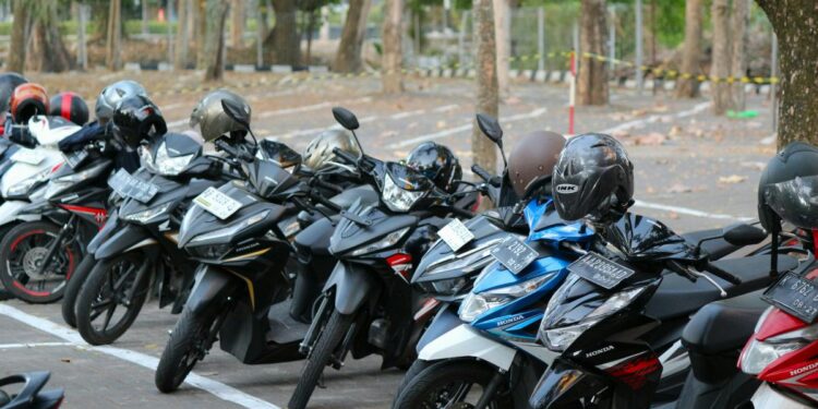 5 Rekomendasi Motor yang Bikin Tukang Parkir Segan kepadamu