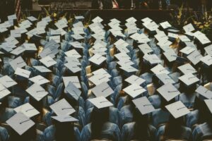 4 Perbedaan Kuliah Jenjang D4 dan S1 yang Perlu Dipahami biar Nggak Salah Pilih