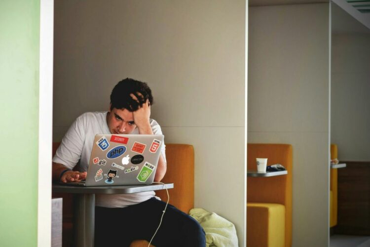 3 Hal tentang Universitas Terbuka (UT) yang Tidak Boleh Kalian Percayai Begitu Saja