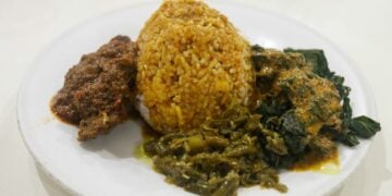 Nasi Padang Keliling: Makan Enak Nggak Harus di Rumah Makan