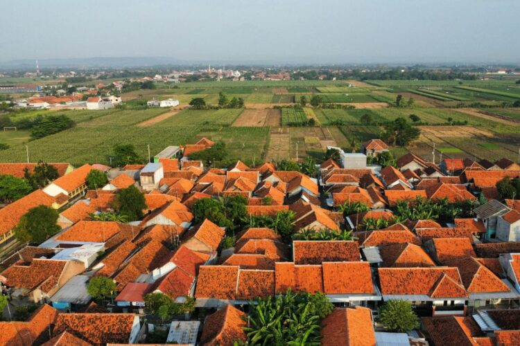 11 Kelakuan Buruk Warga Desa kepada Mahasiswa KKN yang Jarang Dibicarakan, Bikin Kesal!