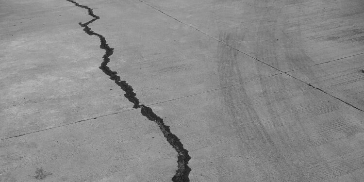 WBL Katanya Wisata Andalan Lamongan, kok Jalannya Berlubang?