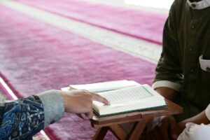 Keresahan Guru Ngaji: Profesi yang Menuntut Kesempurnaan padahal Kami Ini Manusia Biasa
