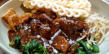 9 Dosa Penjual Rujak Cingur di Luar Jawa Timur