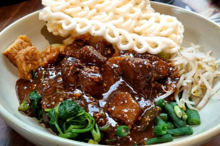 9 Dosa Penjual Rujak Cingur di Luar Jawa Timur