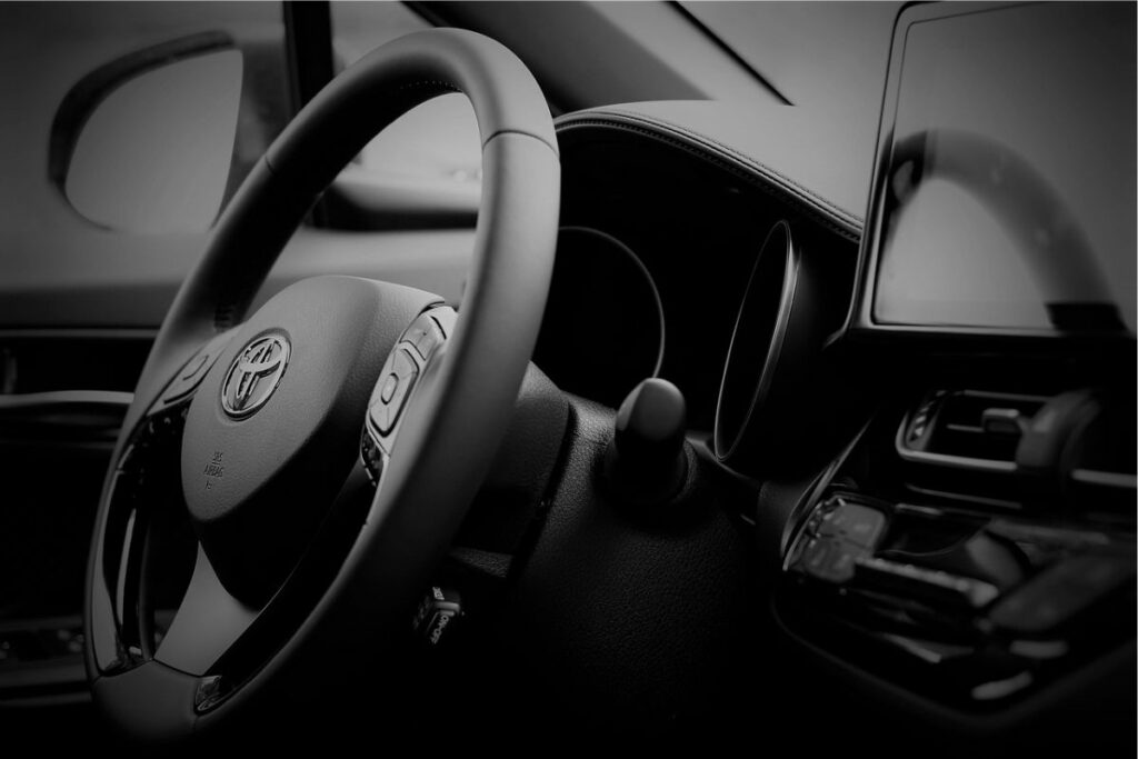 9 Rekomendasi Mobil Bekas di Bawah 100 Juta Terbaik untuk Pemula Berkantong Cekak