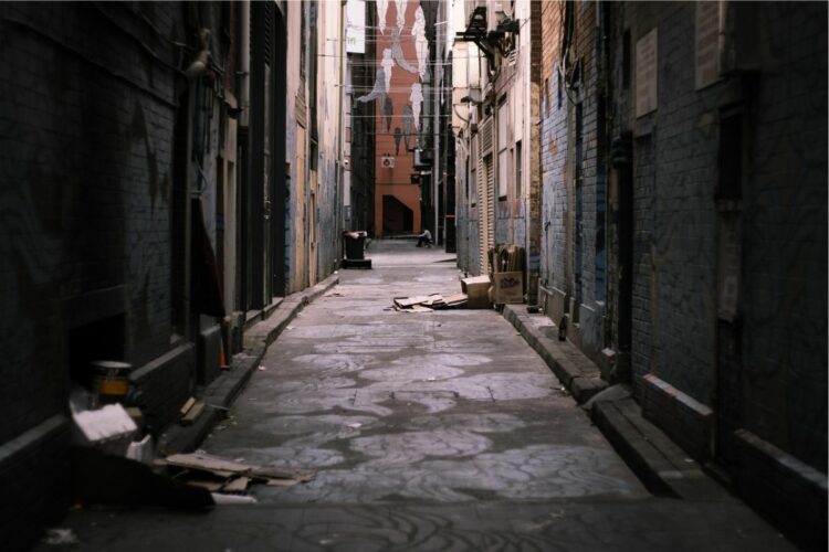 Derita Tinggal Jalan Sempit Dekat Sekolah Elit di Medan: Pergi Sekolah dan Kerja Harus Pagi Buta biar Nggak Rebutan Jalan!