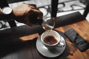 Jangan Tergiur Bekerja di Cafe Perintis, Ini Kenyataan yang Jarang Terungkap